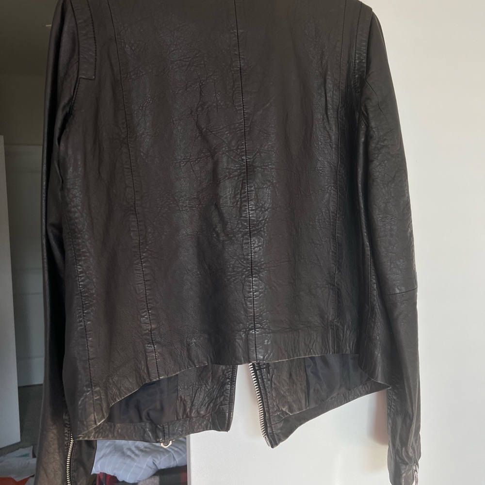 Leather jacket - Picture 2 of 2